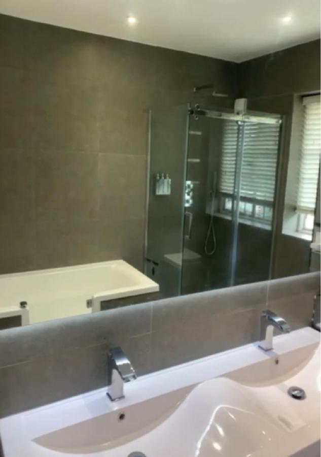 Wandsworth, South London Deluxe King Room 4 Екстер'єр фото