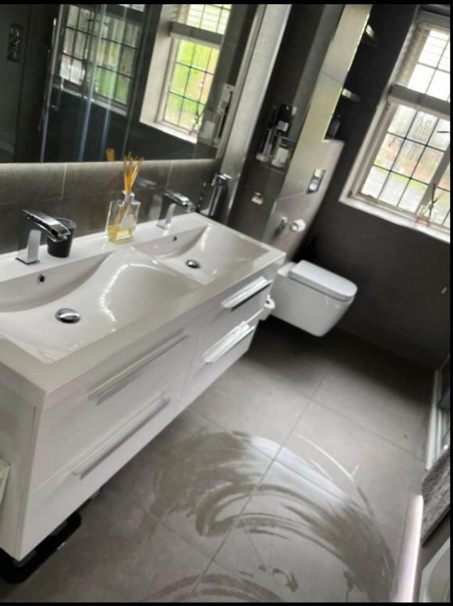Wandsworth, South London Deluxe King Room 4 Екстер'єр фото